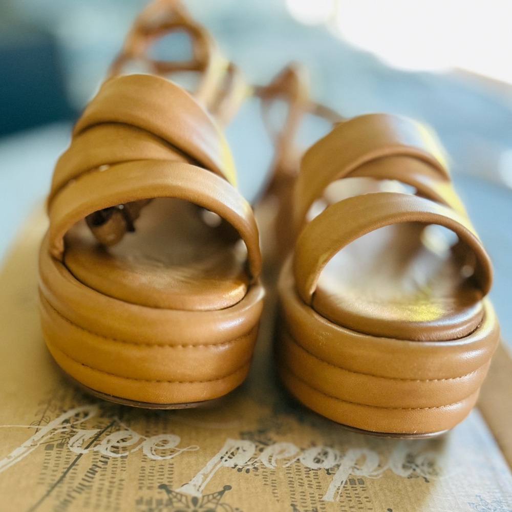 FREE PEOPLE Harper Leather Platform Sandals in Lion SZ: 37 - Picture 3 of 8